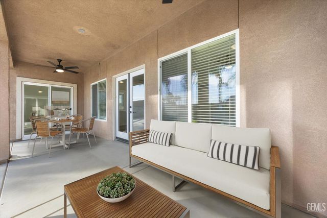 11515 Regarse Drive, Bakersfield, CA 93311