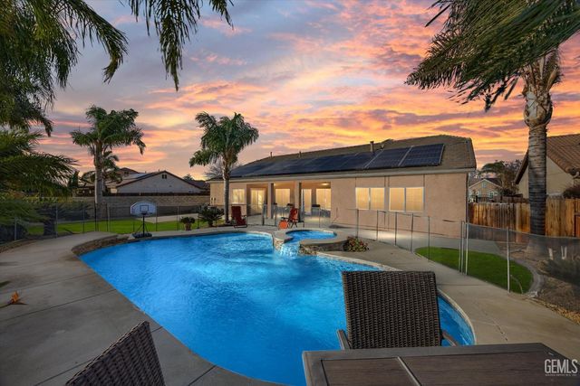 11515 Regarse Drive, Bakersfield, CA 93311