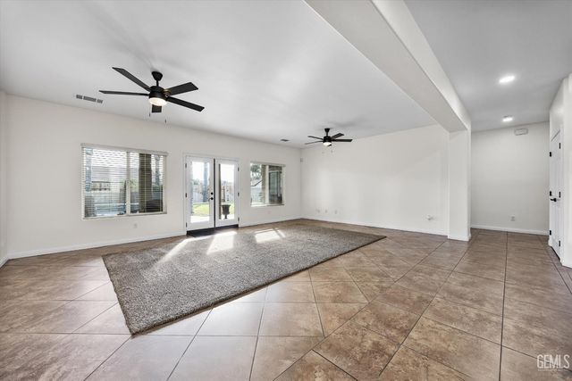 11515 Regarse Drive, Bakersfield, CA 93311