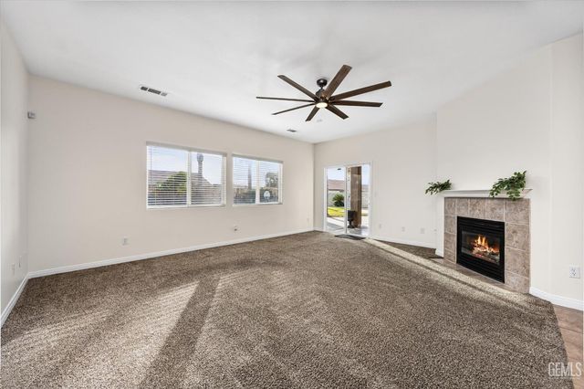 11515 Regarse Drive, Bakersfield, CA 93311