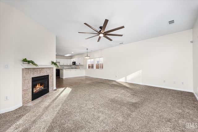 11515 Regarse Drive, Bakersfield, CA 93311