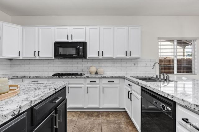 11515 Regarse Drive, Bakersfield, CA 93311