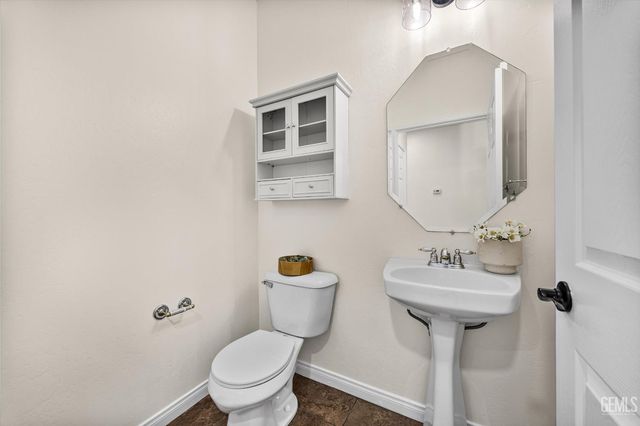 11515 Regarse Drive, Bakersfield, CA 93311