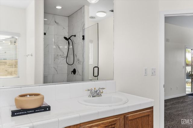 11515 Regarse Drive, Bakersfield, CA 93311