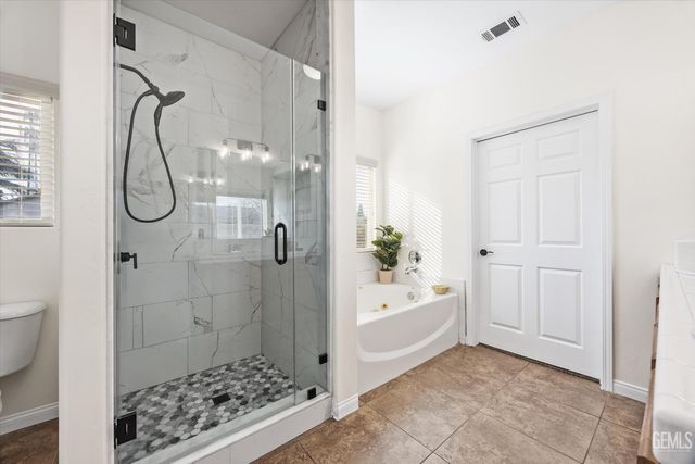 11515 Regarse Drive, Bakersfield, CA 93311