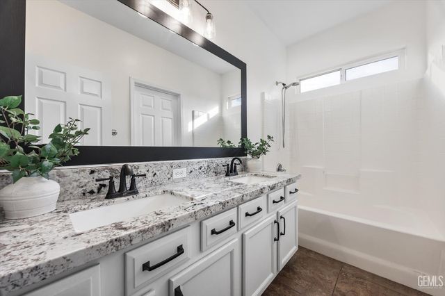 11515 Regarse Drive, Bakersfield, CA 93311