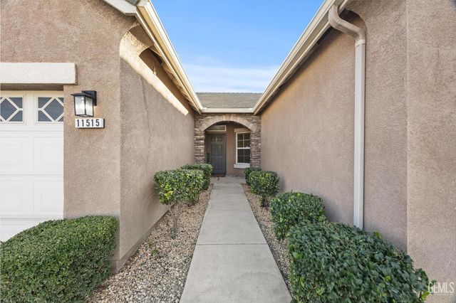 11515 Regarse Drive, Bakersfield, CA 93311