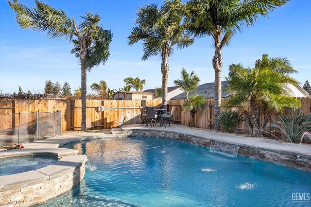 11515 Regarse Drive, Bakersfield, CA 93311