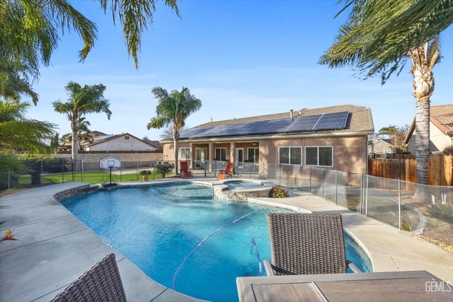 11515 Regarse Drive, Bakersfield, CA 93311