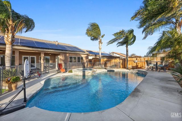 11515 Regarse Drive, Bakersfield, CA 93311