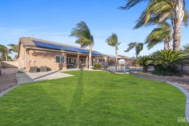 11515 Regarse Drive, Bakersfield, CA 93311