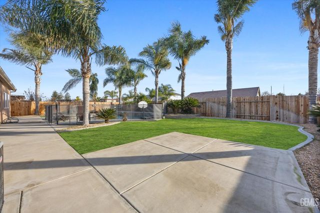 11515 Regarse Drive, Bakersfield, CA 93311