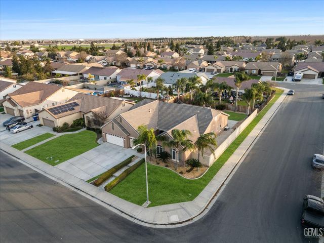 11515 Regarse Drive, Bakersfield, CA 93311