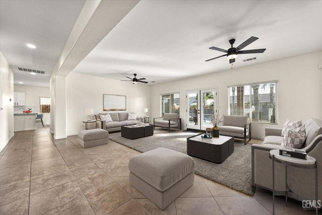 11515 Regarse Drive, Bakersfield, CA 93311