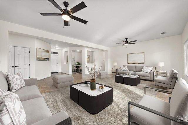 11515 Regarse Drive, Bakersfield, CA 93311