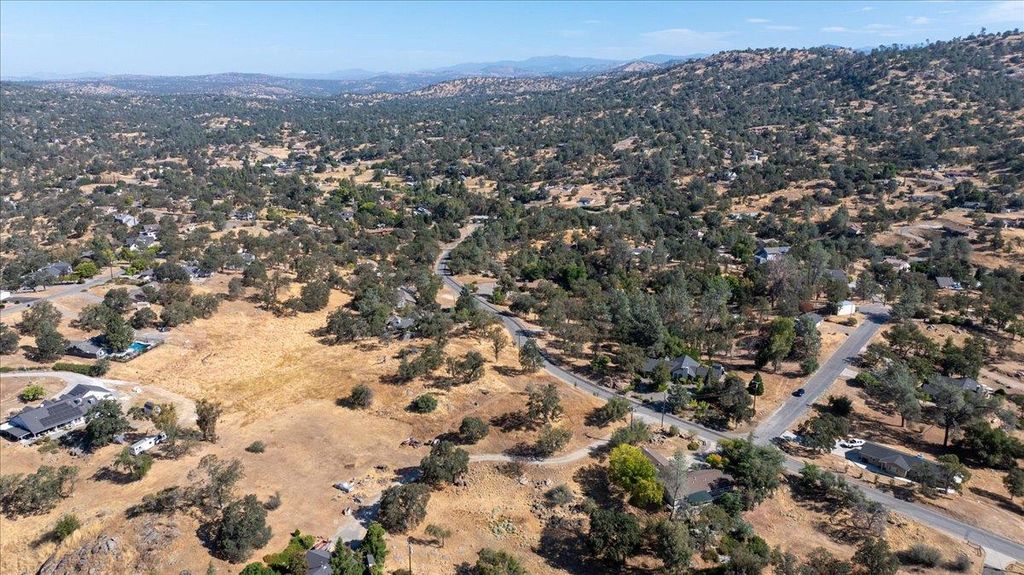 Image 10 of property listing at 0 Crystal Cave Circle, Coarsegold, CA 93614