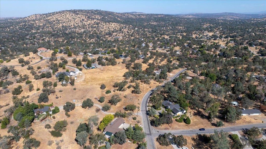 Image 12 of property listing at 0 Crystal Cave Circle, Coarsegold, CA 93614