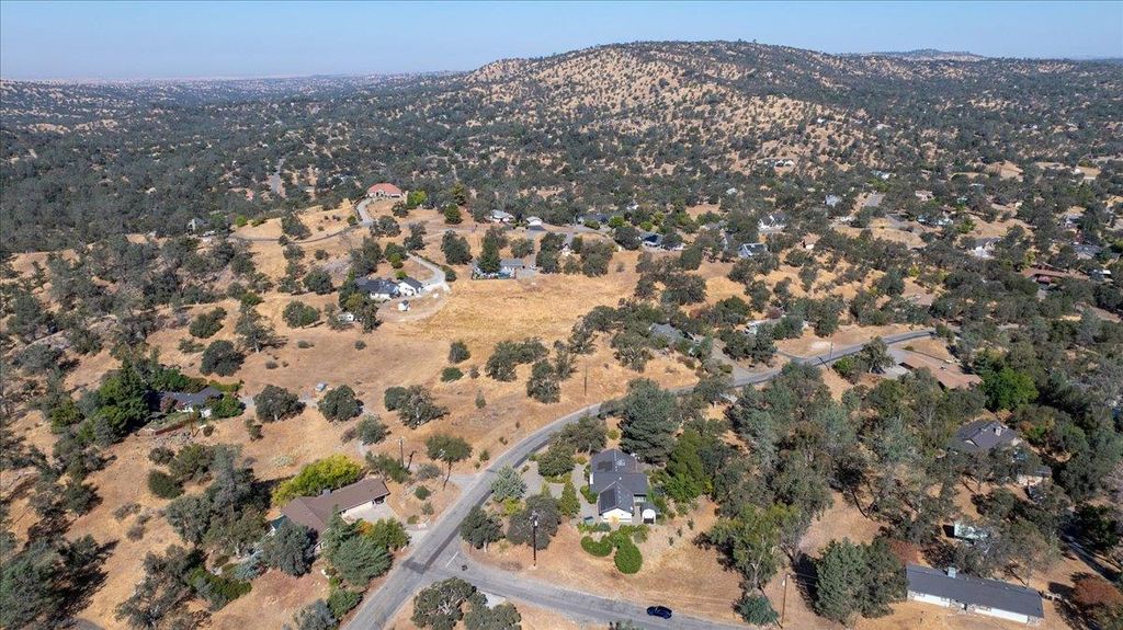 Image 14 of property listing at 0 Crystal Cave Circle, Coarsegold, CA 93614