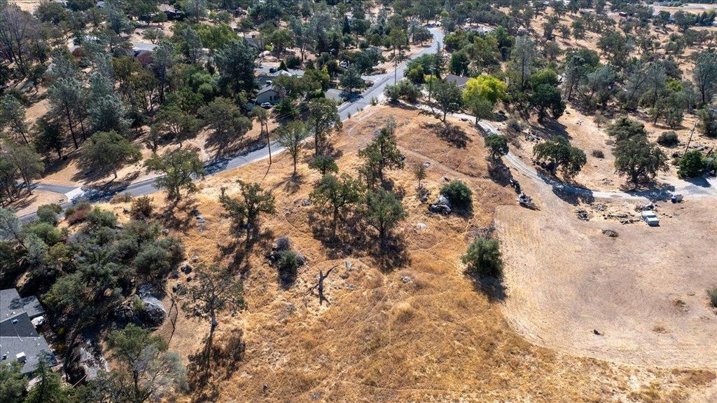 Image 17 of property listing at 0 Crystal Cave Circle, Coarsegold, CA 93614