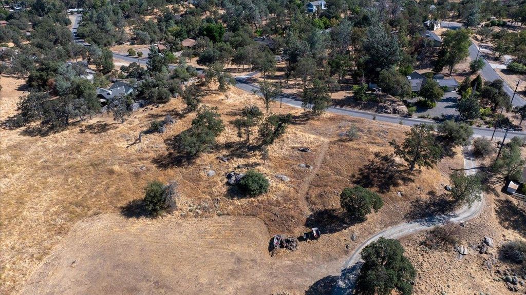 Image 18 of property listing at 0 Crystal Cave Circle, Coarsegold, CA 93614