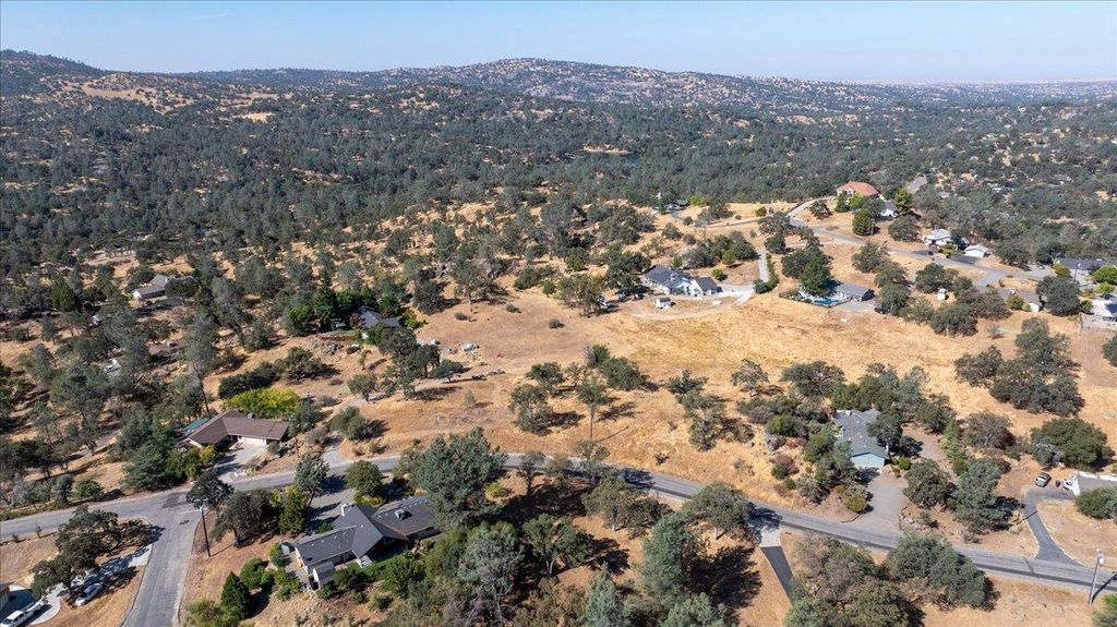 Image 2 of property listing at 0 Crystal Cave Circle, Coarsegold, CA 93614