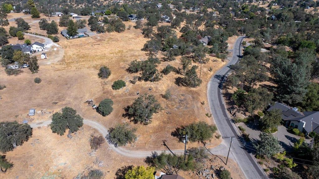 Image 20 of property listing at 0 Crystal Cave Circle, Coarsegold, CA 93614