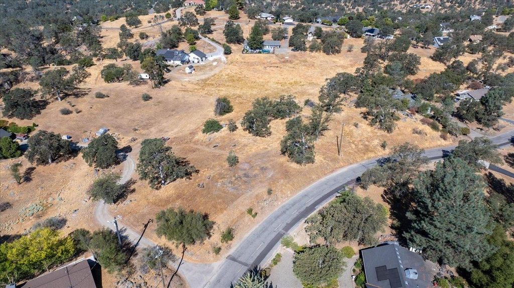 Image 21 of property listing at 0 Crystal Cave Circle, Coarsegold, CA 93614