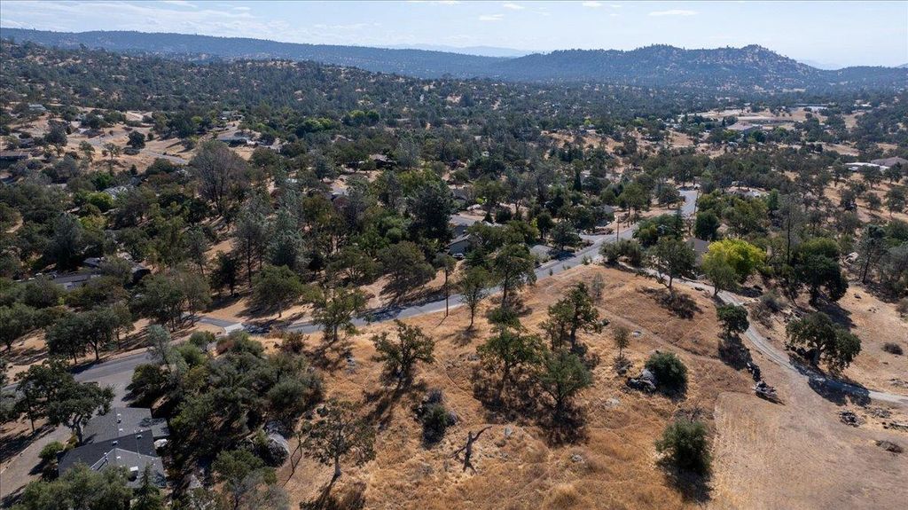 Image 27 of property listing at 0 Crystal Cave Circle, Coarsegold, CA 93614