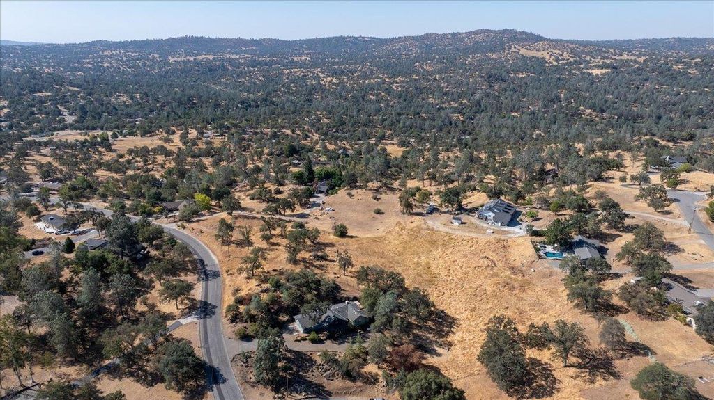 Image 4 of property listing at 0 Crystal Cave Circle, Coarsegold, CA 93614