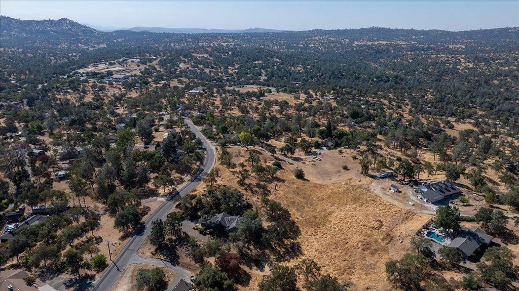 Image 5 of property listing at 0 Crystal Cave Circle, Coarsegold, CA 93614