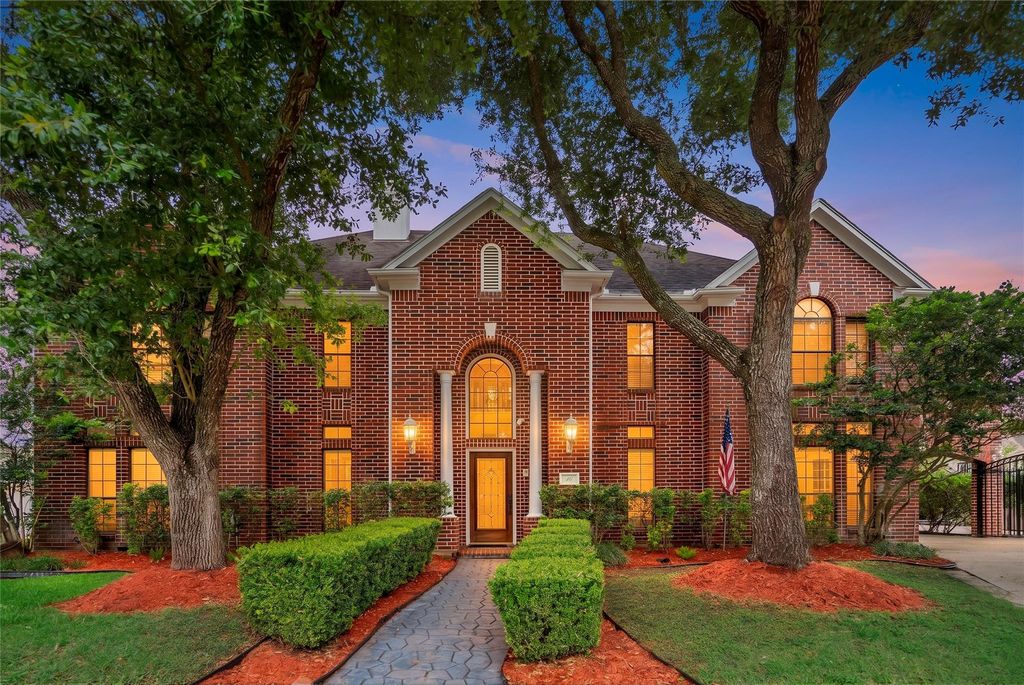 16 Fosters Court, Sugar Land, TX 77479