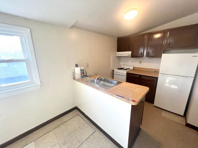 542 Columbian St. 1, Weymouth, MA 02190