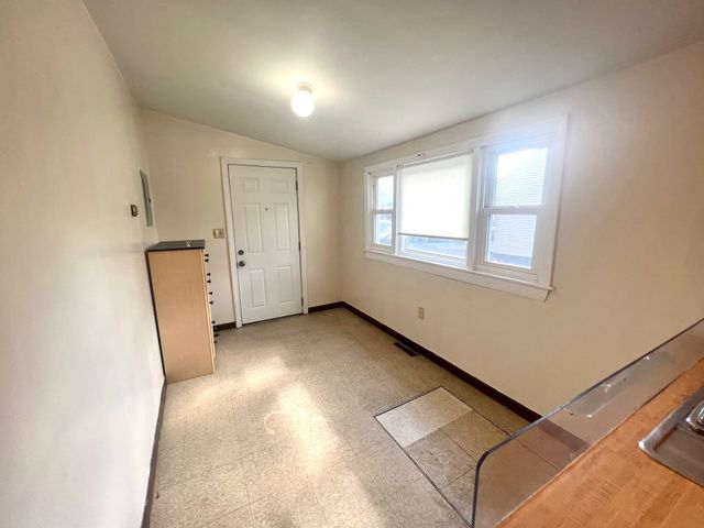 542 Columbian St. 1, Weymouth, MA 02190