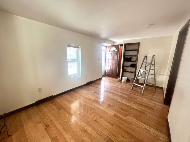 542 Columbian St. 1, Weymouth, MA 02190
