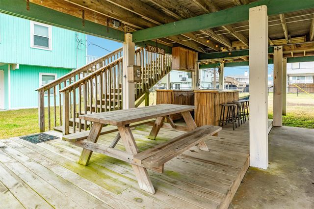 16725 Captain Bligh Road, Jamaica Beach, TX 77554