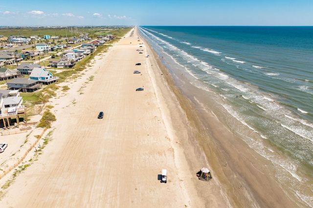 16725 Captain Bligh Road, Jamaica Beach, TX 77554