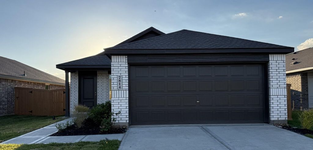 814 Shrub Court, Magnolia, TX 77354
