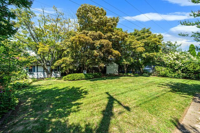 27 Old Farm Road, Levittown, NY 11756