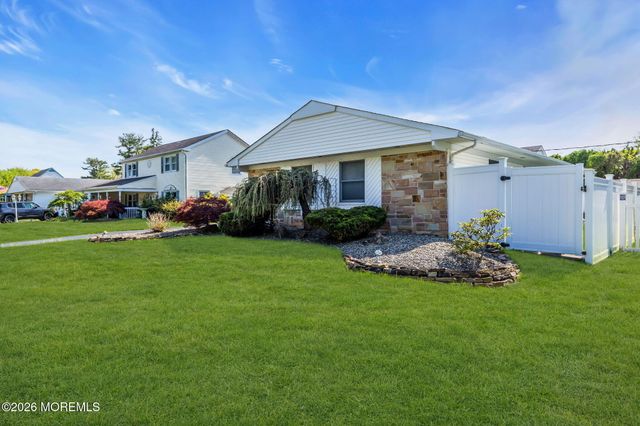 101 Andover Lane, Matawan, NJ 07747