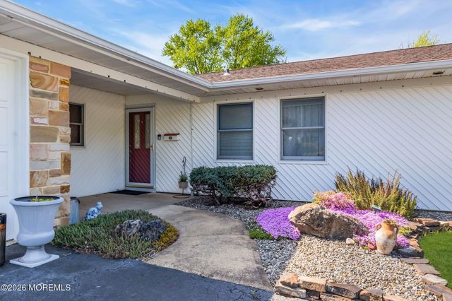 101 Andover Lane, Matawan, NJ 07747