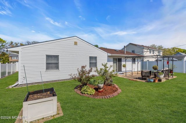 101 Andover Lane, Matawan, NJ 07747