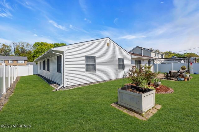 101 Andover Lane, Matawan, NJ 07747