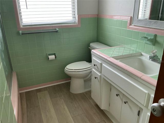 7360 111TH STREET, Seminole, FL 33772