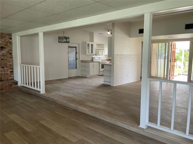 7360 111TH STREET, Seminole, FL 33772
