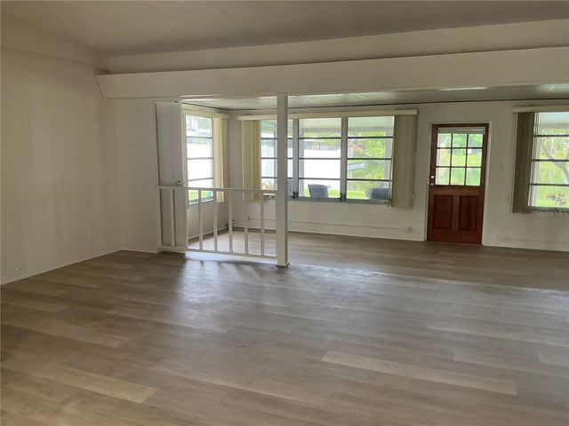 7360 111TH STREET, Seminole, FL 33772