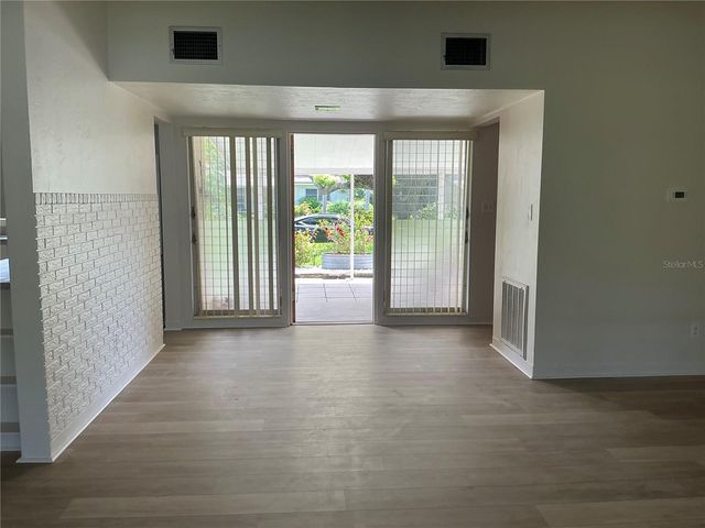 7360 111TH STREET, Seminole, FL 33772