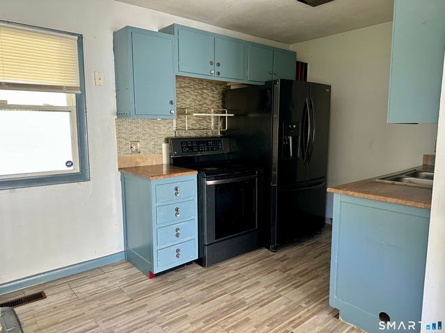 118 Bradley Terrace, Derby, CT 06418