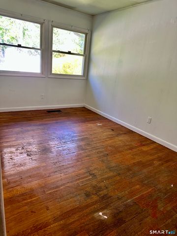 118 Bradley Terrace, Derby, CT 06418