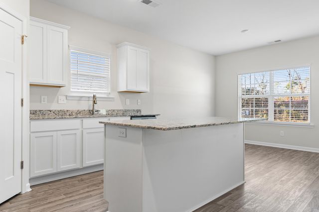 167 Willow Bay Drive, Orangeburg, SC 29118