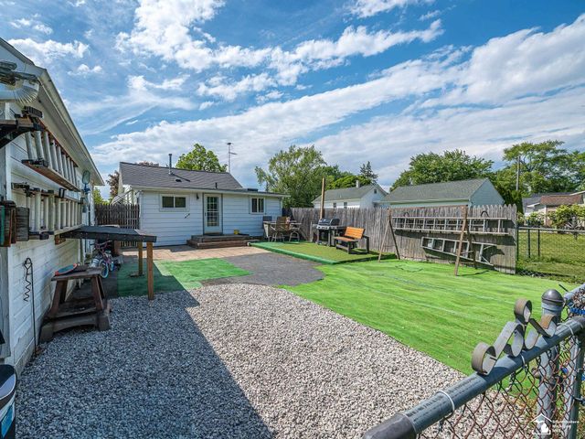 1736 Meadow Drive, Monroe, MI 48162